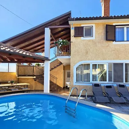 Beautiful Casa Milena With Pool In Visnjan Villa
